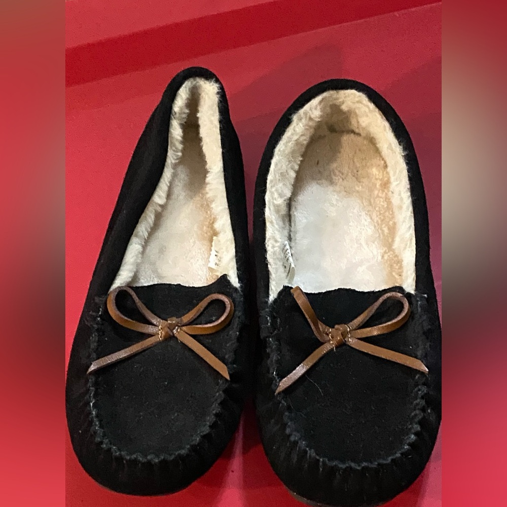 Secret Treasures Black and Brown Slippers Used Excellent Condition Size 6